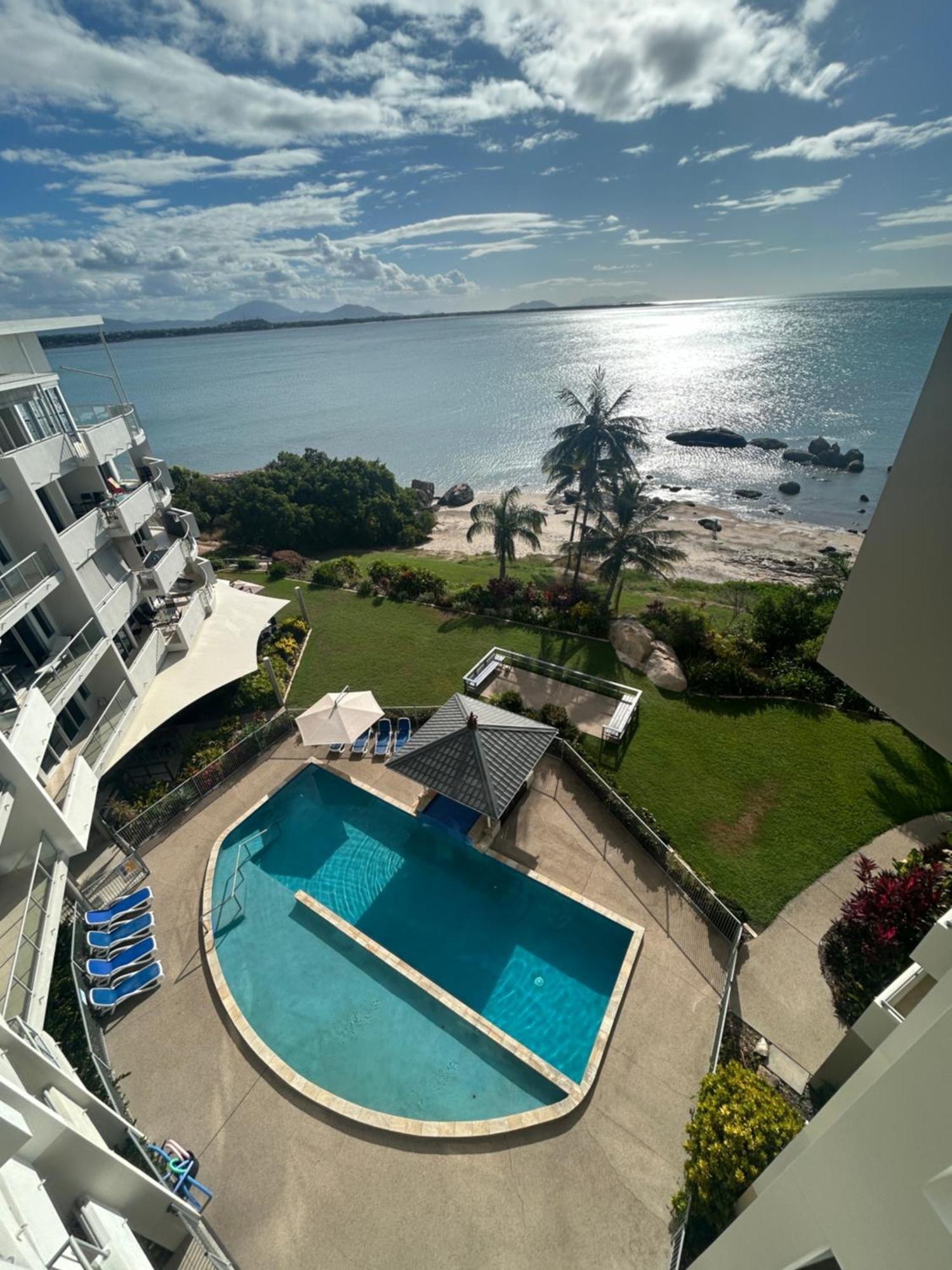 Coral Cove Apartments - Absolute Beachfront Resort Bowen Exterior photo